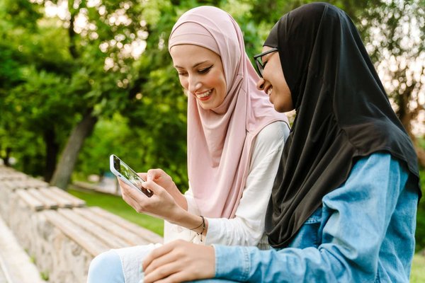 Élégance Modeste: Trouver les Plus Beaux Vêtements Islamiques en Ligne