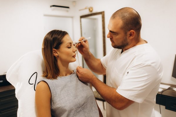 Rajeunissez votre regard grâce à la blépharoplastie inférieure